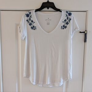 American Eagle Soft & Sexy White T-Shirt with Navy Embroidered Flowers, Size S